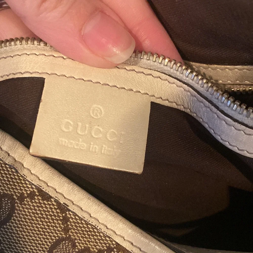 Gucci Handbag - Picture 6 of 10